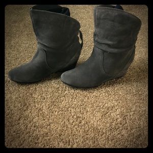 White Mountain Wedge Ankle Boots Size 8.5